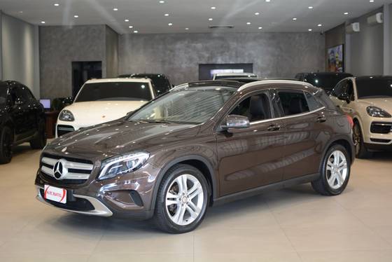 MERCEDES-BENZ GLA 200 1.6 CGI VISION 16V TURBO GASOLINA 4P AUTOMÁTICO MERCEDES-BENZ GLA 200 1.6 CGI VISION 16V TURBO GASOLINA 4P AUTOMÁTICO